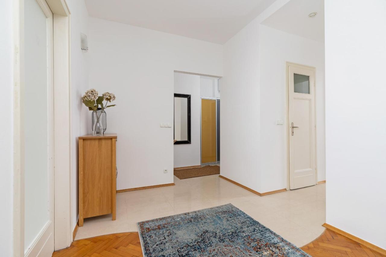 Slowacki Avenue Family Apartments Cracow By Noclegi Renters Krasków Eksteriør bilde