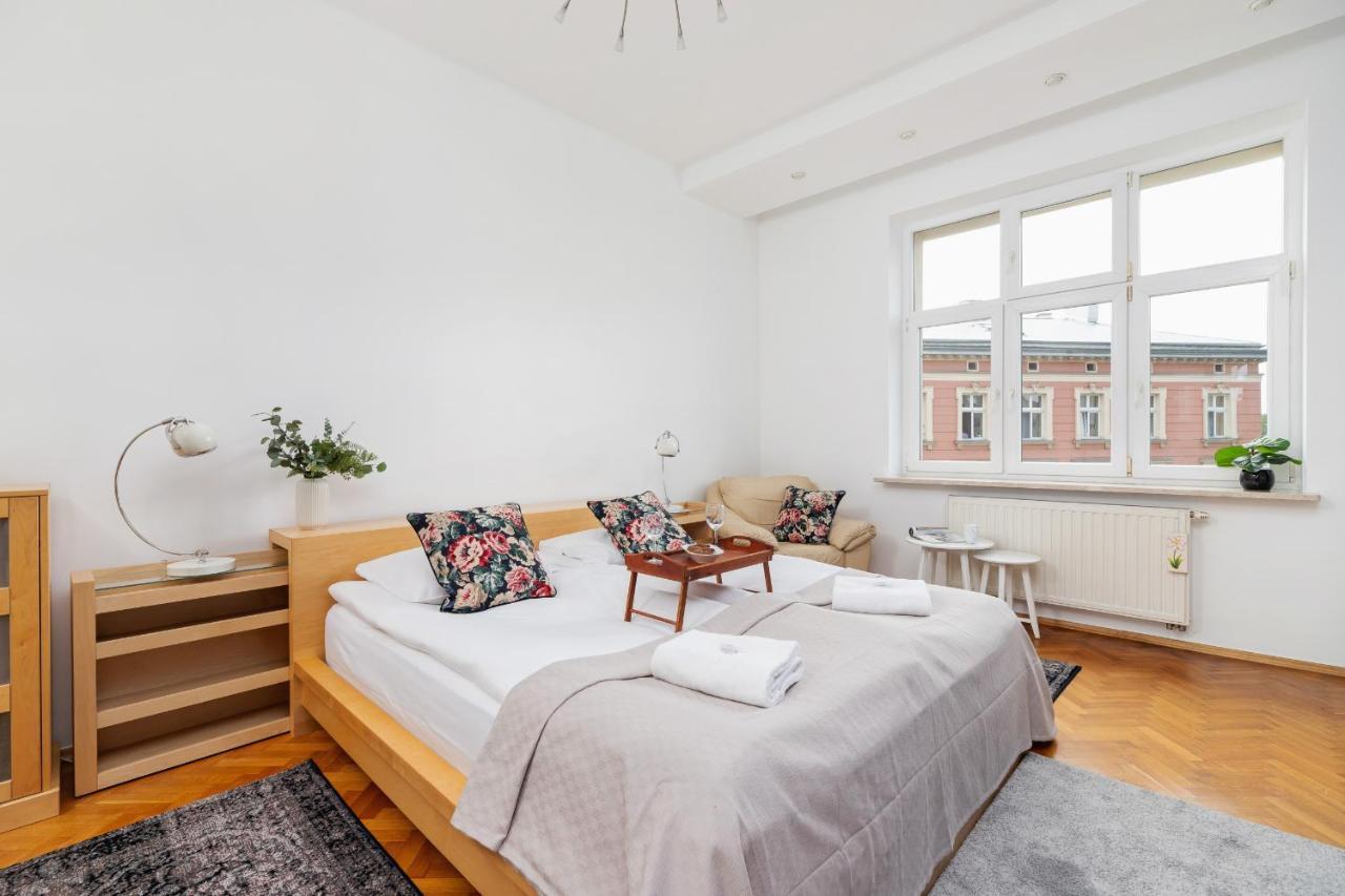 Slowacki Avenue Family Apartments Cracow By Noclegi Renters Krasków Eksteriør bilde